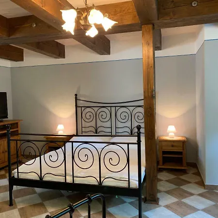 Amadeus & Guest house